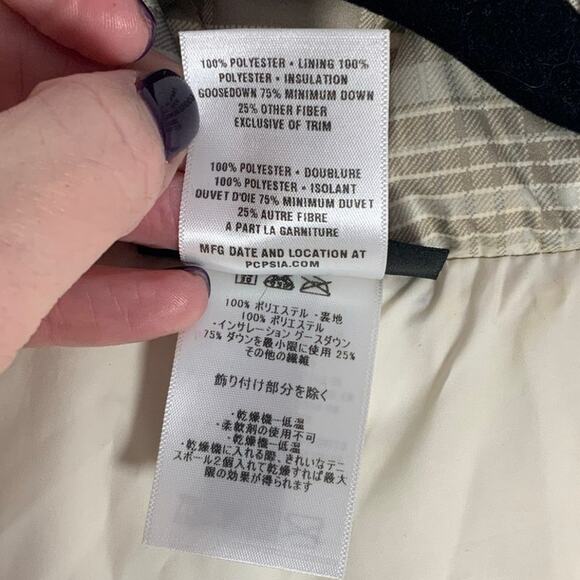 Patagonia Women's Plaid Goosedown Puffer Vest size large - Picture 3 of 4